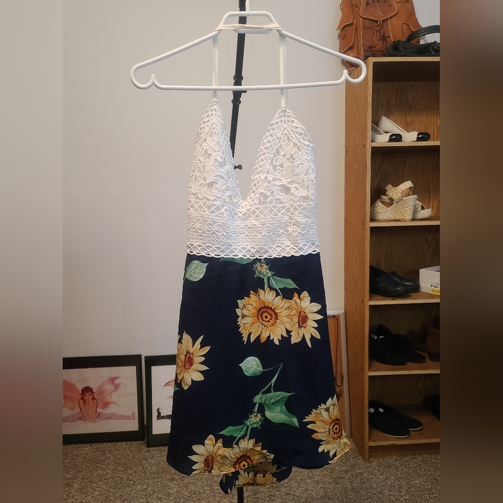 SOLD SOLD!!! Beautiful Sunflower and Lace Top - Picture 4 of 5